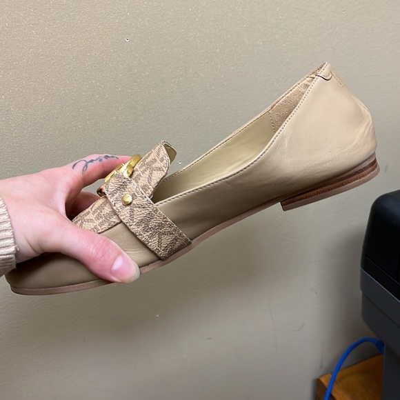 Michael Kors Tan flats - Picture 5 of 10